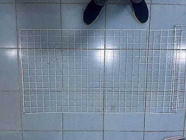 vitirin soyuducu type 0: Divar üçün asılqan setka vitrin satıram 2 ədəd böyük setka, 2 ədəd — 3