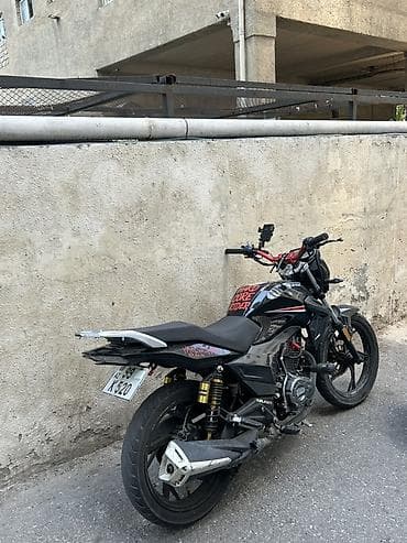 yamaha satilir: Salam . Motonu taniyan taniyir . 11000 orginal probeg . O birsi — 5