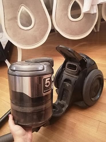 pilitə: Samsung firmasinin tozsorani. Ishlek veziyetdedir. Tozsoranin — 3