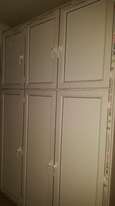 dolab dəhliz: Bloklara plastik şkafların yığılması Polkalarin yığılması Plastik — 1