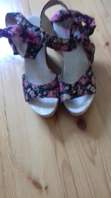 Ölçü: 37, rəng - Qara, İşlənmiş