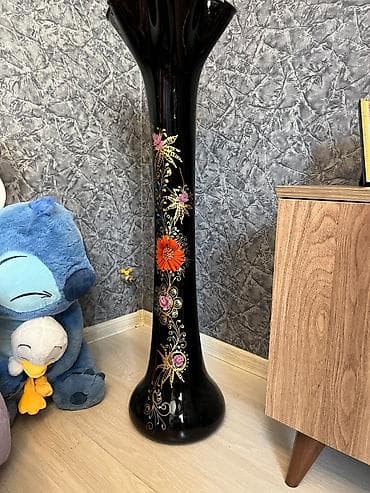 Bir vaza, Bogem şüşəsi lalafo.az -da Bir vaza, Bogem şüşəsi