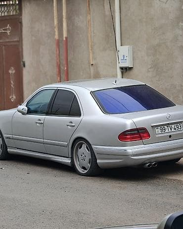 Mercedes-Benz E 430: 4.3 l | 2001 il Sedan — 8