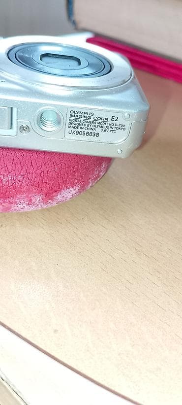 iphone 15 pro max islenmis: Kompakt rəqəmsal fotokamera - Yastı, metalik gövdə, ön hissədə — 5