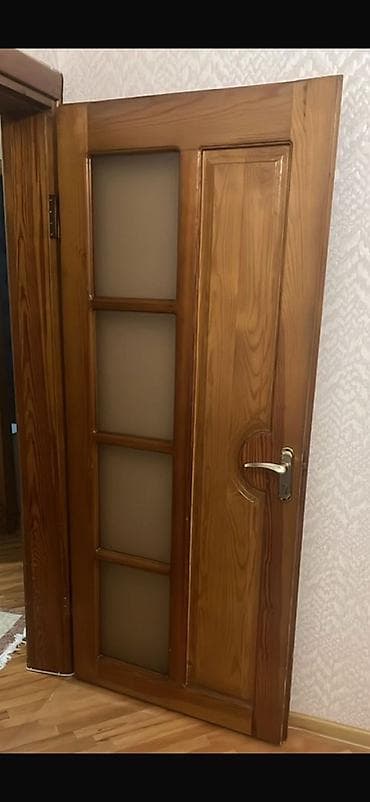 dekorativ quş: Qapi 5eded 190/90sm 65azn biri Yeni gunesli 8642 leli Taxta iç otaq — 1