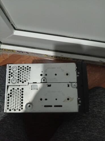 Digər avtoelektronika: Maqnitol, AUX — 2