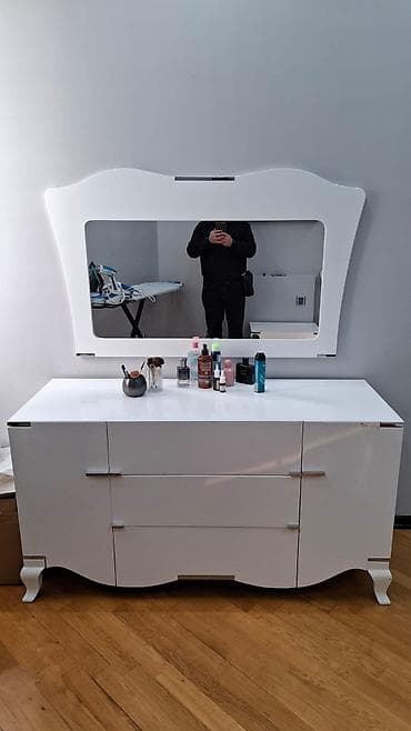 tek kravat islenmis: Yataq otağı mebel dəsti. Ayrı-ayrı almaqda mümkündür. Mebellər Pierre — 6