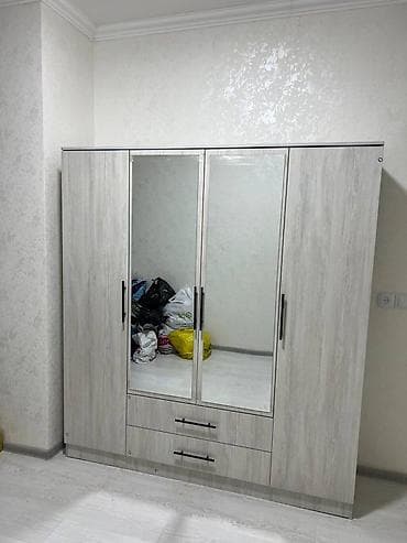 qedimi skaf: 4Qapılı dolablar 220Azndən. - 4 qapılı dizayn: iki yan bölmə və — 2