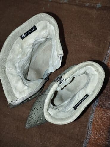 qadın bot: Qadın ayaqqabıları dəsti 1) Zəif bej rəngli süet qısa çəkmələr - — 3