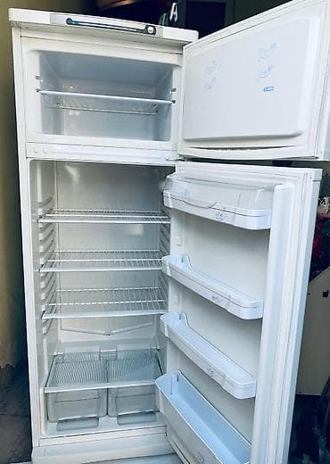 soyducu gence: İkiqapılı soyuducu - Yuxarıda dondurucu bölmə, tənzimlənən rəf - — 1