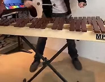 instrumenti: Marimba – taxta lövhəciklərdən ibarət professional klavişli zərb aləti — 1