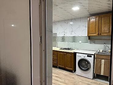 Mənzillər: Maklersiz. Komunal daxil 250 azn. Metroya cemi 3 deqiqe mesafede — 5