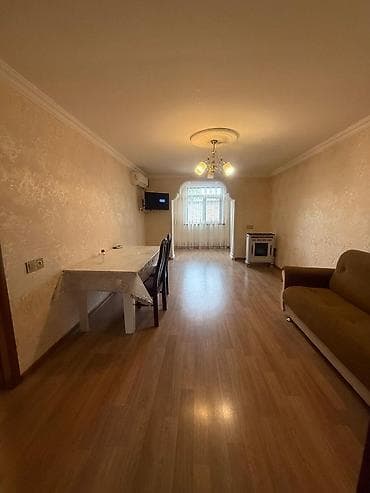2 otaqlı mənzil – 4 mertebeli binanin 3-cü mertebesi. yaşayis üçün