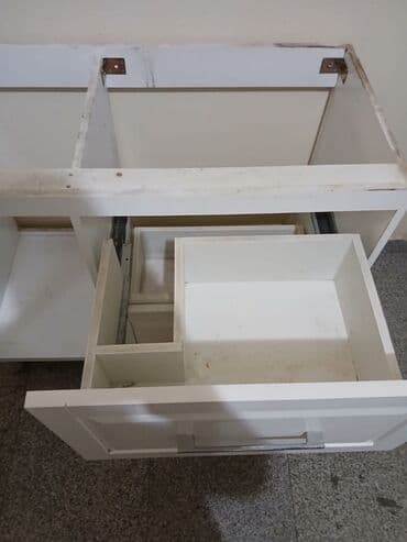 mətbəx rəfi: Ağ rəngli hamam alt dest - Korpus: ağ laminalı taxta/PVC kənarlı - — 1