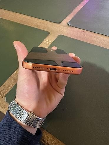 Компьютеры, ноутбуки и планшеты: IPhone 17 Pro Max, 256 ГБ, Оранжевый — 7