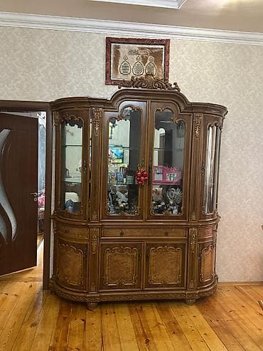ayakkabi dolabi: Klassik üslubda iri vitrin-bufet - Material: ağac (təbii ağac — 5