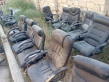 Kreslolar hamisi istifade olunub,zedeleri var.Ciddi adamlar