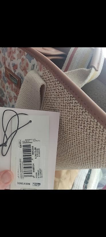 kepka modelleri: Laura Ashley qadın çantası – yay üslubunda geniş tote model etiket — 2