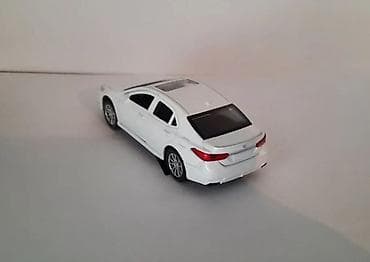 bentley continental gtc 4 v8: Ağ rəngli sedan oyuncaq avtomobil maketi - Realist dizayn: kəskin — 2