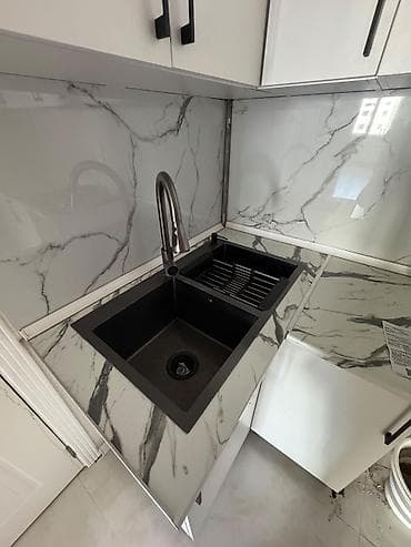işlenmiş metbext mebelleri: Əla vəziyyətdə mətbəx mebeli satılır. Ölçü 4.65 m, dərinlik 30 sm — 4