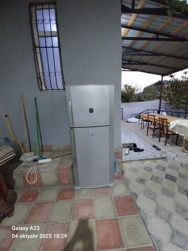 İki qapılı soyuducu - Rəng: Gümüşü/metallik - Üst hissə – dondurucu lalafo.az -da İki qapılı soyuducu - Rəng: Gümüşü/metallik - Üst hissə – dondurucu