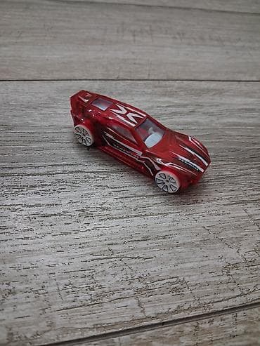 Hot Wheels “Bullet Proof” oyuncaq maşın modeli. Orijinal Hot Wheels — 1