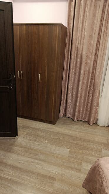 Otaqların uzunmüddətli kirayəsi: Günlük kirayə otaqlar – rahat və geniş Təsvir: - İki növ otaq: 1) iki — 4