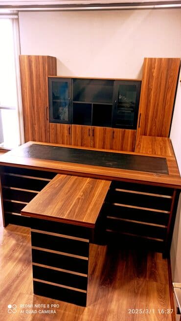 Ofis mebel dəsti – iş otağı üçün tamamlanmış həll Tərkibi: - Geniş iş