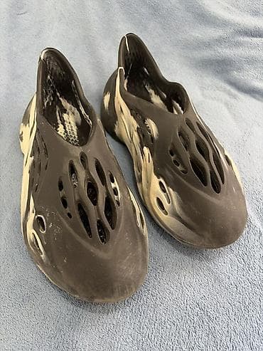prada eynək: Məhsul: Köpük tərzli slip-on ayaqqabı (klok/slider tipli) Rəng — 4