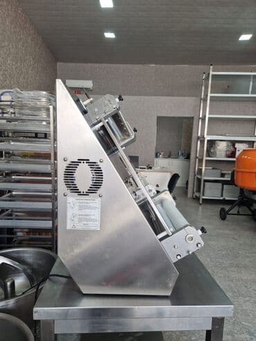 Ayhan: Stolüstü xəmir yayan Şengün Makina Model: Sm-40 Türkiyə istehsalıdır