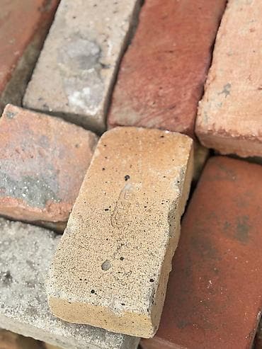 Məhsul: Kərpiclər (fərqli rəng və fakturalar) oda davamlı təndir kürə