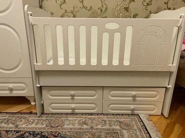 Oğlan və qız üçün, Dördbucaq, Beşik, Matras ilə, Yellənmə mexanizmsiz