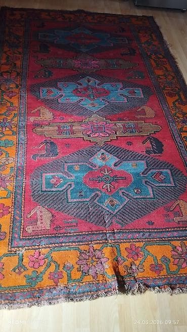 ковры баку: Xalça – əl işidir, klassik Şərq motivləri ilə. Təsvir: - Ölçü — 1