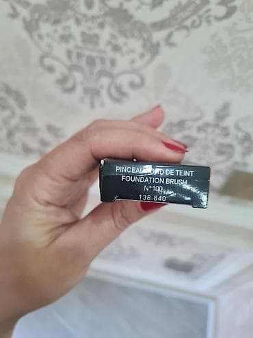 koja yubka: CHANEL Les Pinceaux – Foundation Brush N°100 - Məhsul: Tonal krem — 3