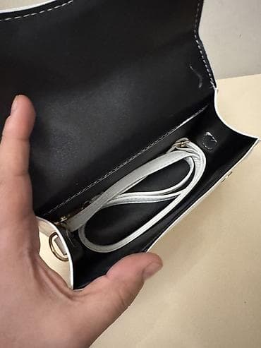 cuxol: Ağ mini çiyin/əl çantası

Yenidir istidade olunmayib — 4