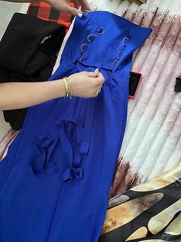 Paltolar: Arxasi iple baglanir hec geyinilmeyib razmer 40 strec 42 gedir — 3