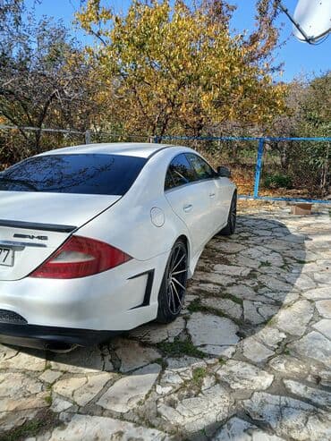 toyota corolla ölüxana: Mercedes-Benz sedan - Kuzov: ağ rəng, 4 qapı - Nömrə: 99-SC-677 (AZ) — 10