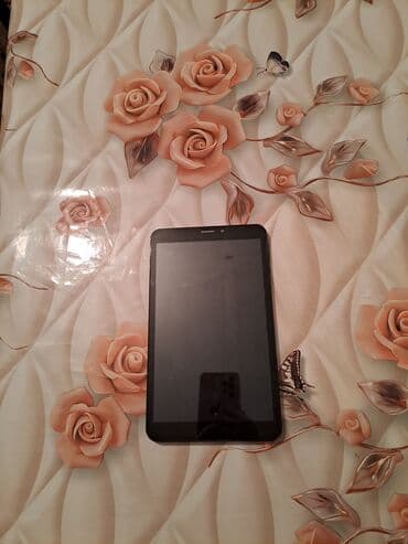 telefon və planşet üçün üzlüklər: Planşet - Ekran: təxminən 7–8 düym toxunmatik ekran, geniş çərçivə - — 2