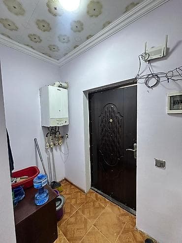 heyet evi bine: 3 otaqlı mənzil – interyer təsviri - Geniş qonaq otağı: Kristal asma — 4
