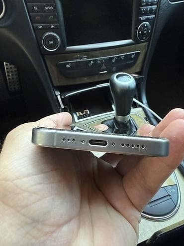96: IPhone 15 Pro, Gümüşü, Simsiz şarj — 3