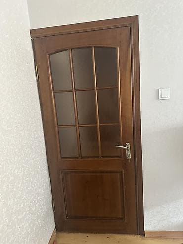 Taxta otaq qapısı – şüşəli klassik dizayn - Material: tam ağac