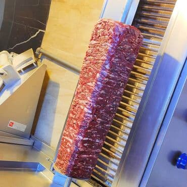 dönər əti sifarişi: Məhsul: Odun közündə bişən ət dönər Xüsusiyyətlər: - Şaquli şişdə — 11