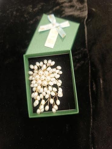 milli papaqlar: İnci bəzəkli broş tep-teze işlenmeyib - Dizayn: Çiçək və şəlalə — 2