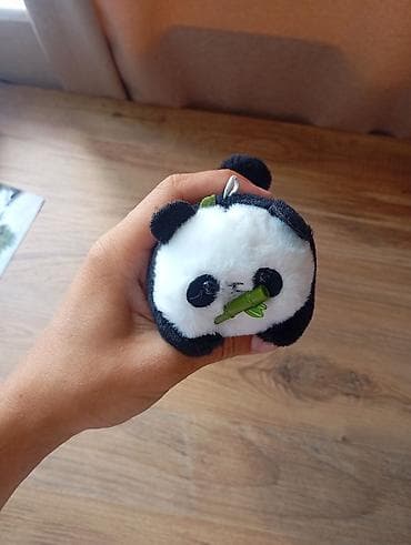 toy pudil: Мягкая игрушка, пандочка. Если потянуть за бамбук, будет крутить — 3