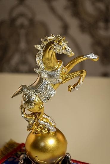 at figurları: Fiqur, rəng - Qızılı — 10