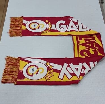 divan parçaları: Qarabağ futbol klubunun azərkeş şərfləri satılır. Xüsusi fərqi odur — 9