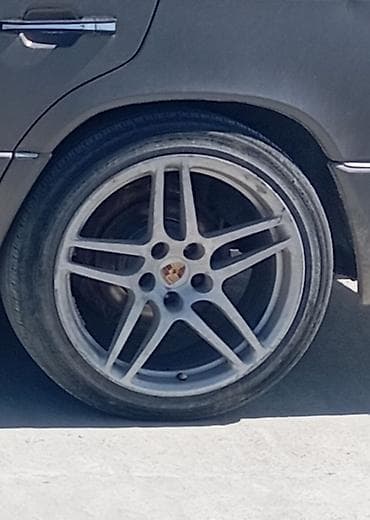 Porsche təkər diski və şin komplekti - Brend/loqo: Porsche mərkəz
