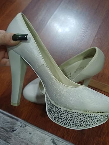 xanimlar: REAL ALİCİYA ENDİRİM 1-2 defe Geyinilib çoxdan 35razmer Brend: EVA — 4