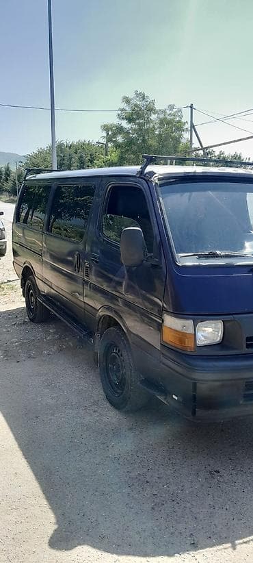 ford transit салон: Toyota Hiace: 2.4 л | 1990 г. Бус — 2