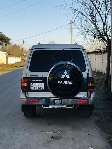 prius 20 kuza salon: Mitsubishi Pajero (2-ci nəsil) SUV Xüsusiyyətlər: - Kuzov: 5 qapılı — 1